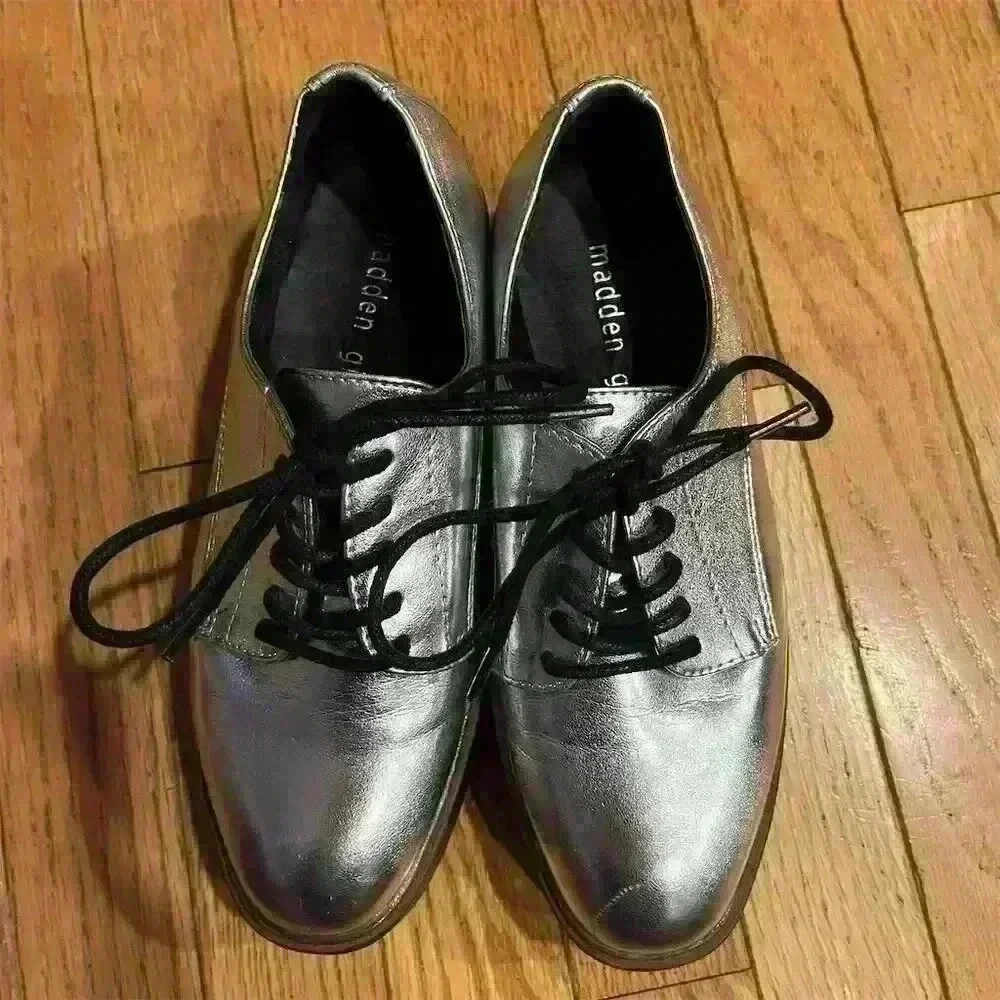 Madden Girl Women's Silver Metallic Platform Oxford Shoes Casual Lace-Up size 6